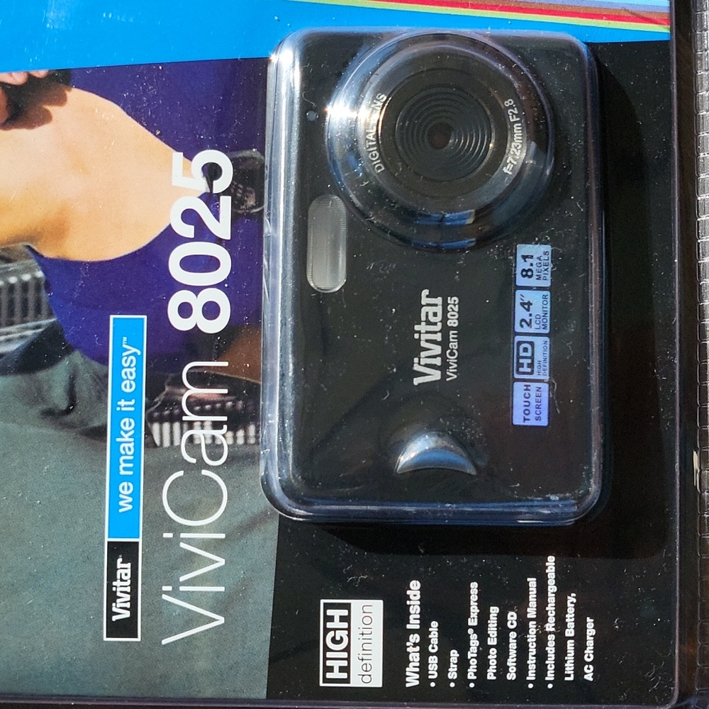 Vivitar- Digital Camera - 8.1 MP